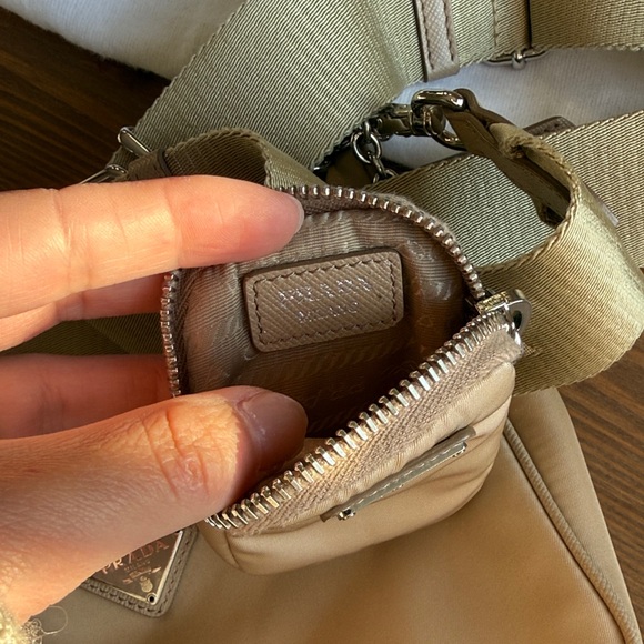 Prada 2005 Re edition Nylon Bag - Picture 5 of 5